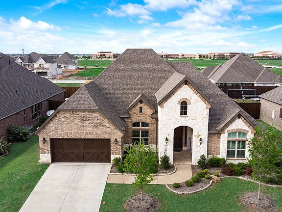 3rd image of 281 Saint Mark Ln