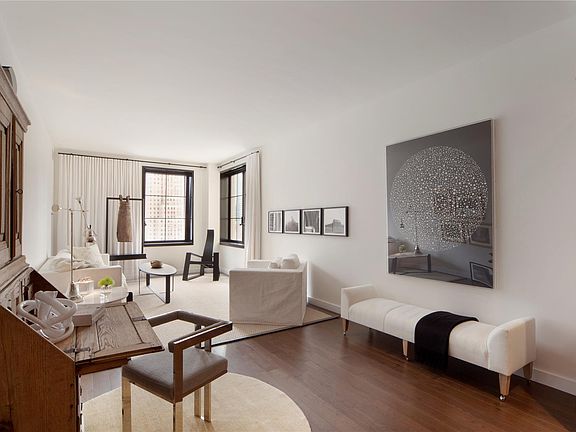 2nd image of 425 W 50th St APT 12E