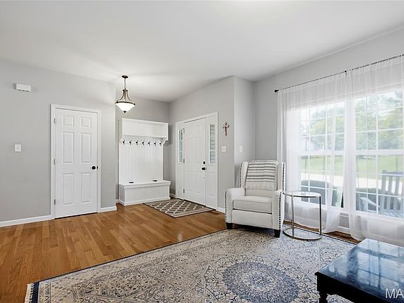 3rd image of 742 Dennis Dr