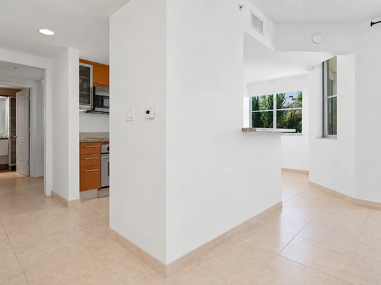 110 Washington Ave — Photo 3