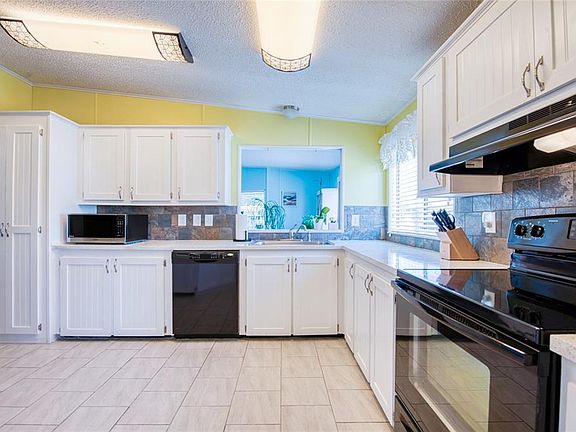 5th image of 228 Tarpon Ln