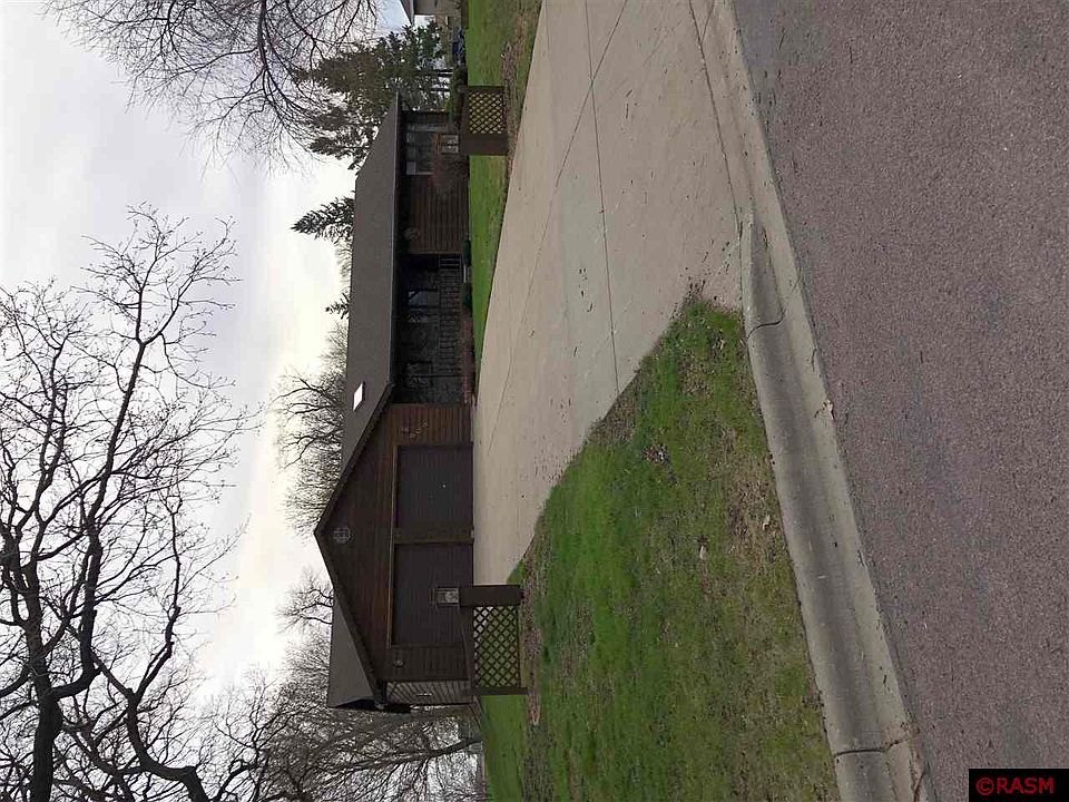 1st image of 909 Oak Ln