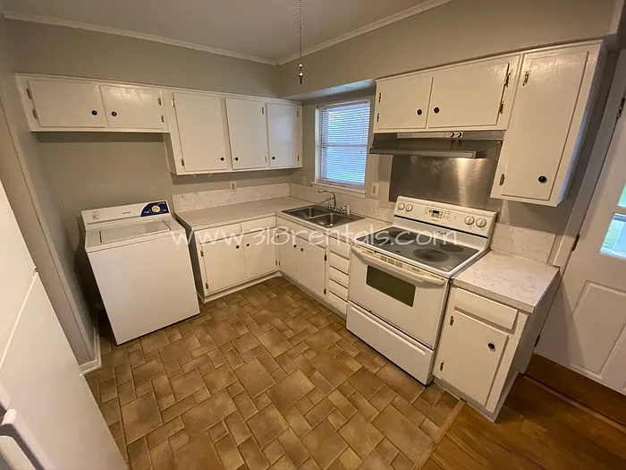4612 Sullivan St — Photo 5