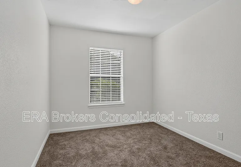 7703 Brisbane Bnd — Photo 15