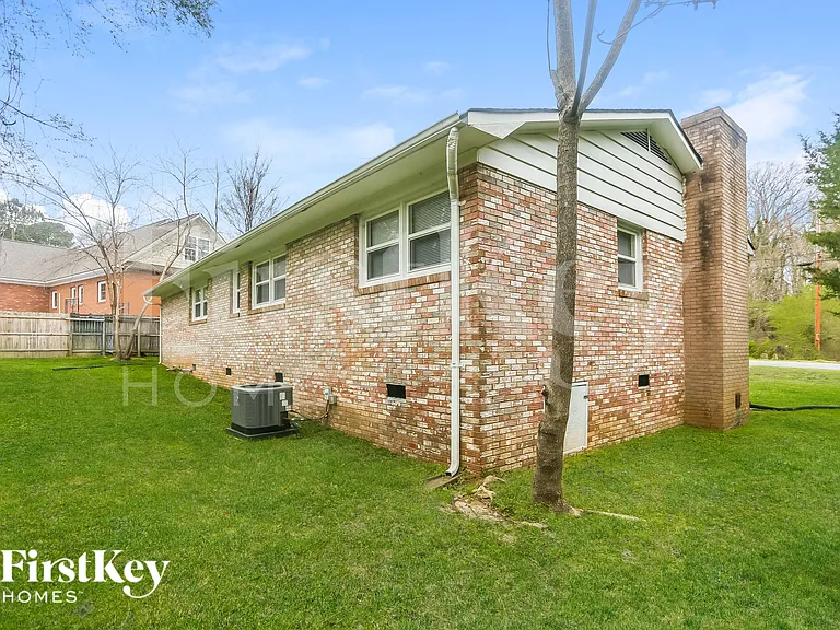 1502 Kingston Dr — Photo 17