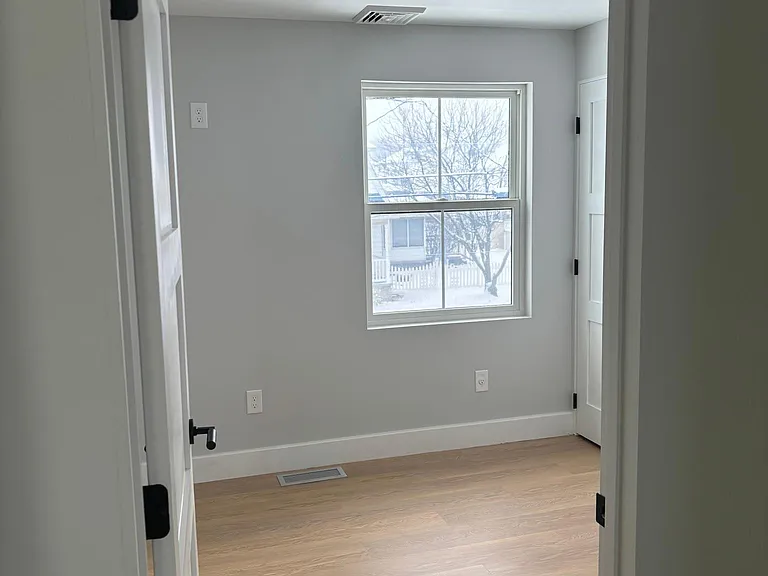 214 Center St — Photo 16