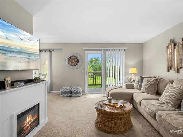 875 Golf Course Rd Unit 3, Crystal Lake, IL 60014