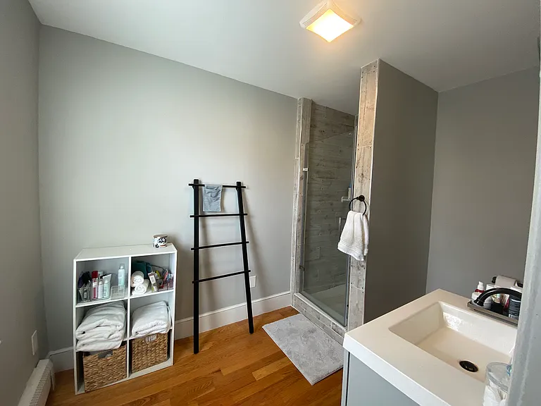 211 London St #1 — Photo 16