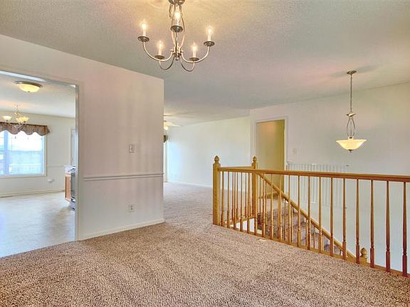 5th image of 1410 Addison Dr