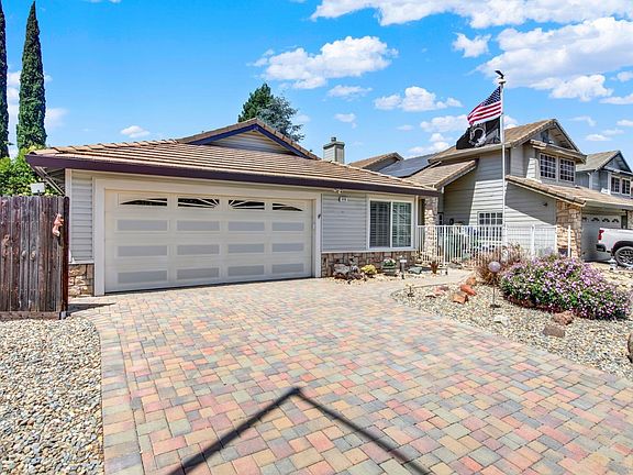 3rd image of 315 Regency Circle