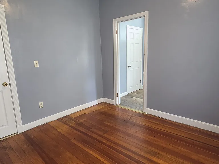 541 Bennington St #1 — Photo 14