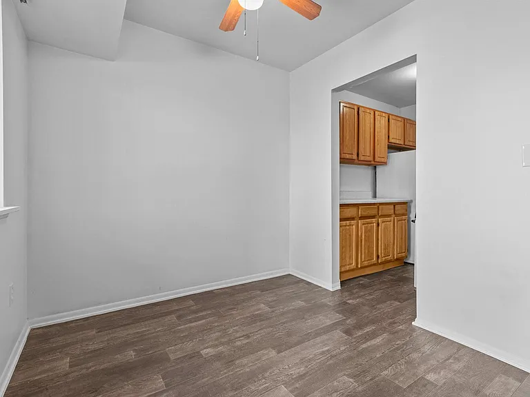 Six Trails Apartments - Saline, MI — Photo 7