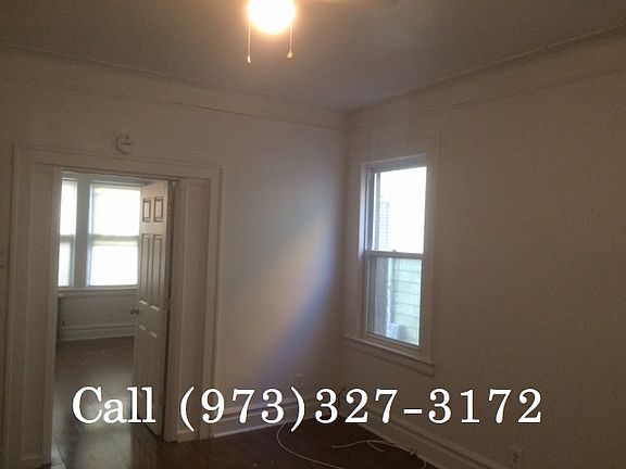 3rd image of 432 Leslie St