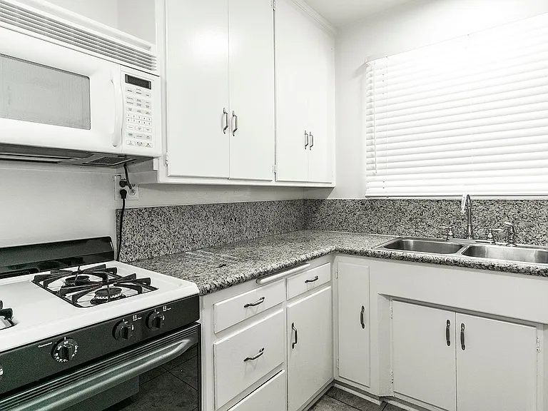 1420 Barrington Way — Photo 14