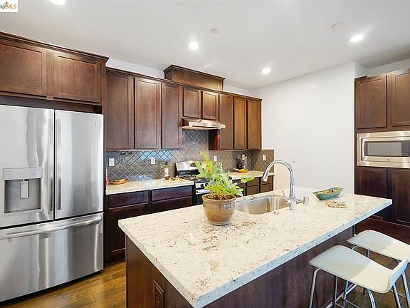 3rd image of 2063 Jubilee Dr