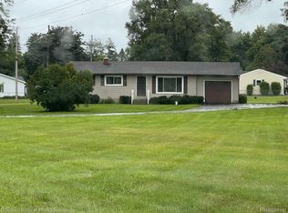 1760 Mayfield Rd, Lapeer, MI 48446