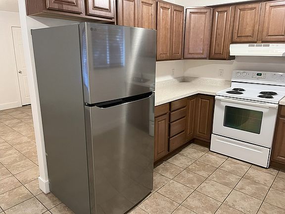 3rd image of 223 Montgomery St APT 2