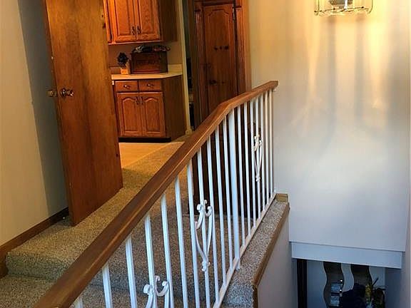 5th image of 943 Princewood Ave