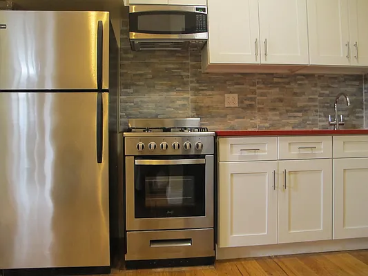 Rented by P Management | media 9