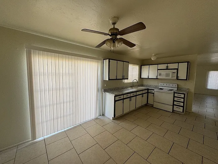 3 bed, 2.0 bath, 1090 sqft, $1,595 — Photo 3