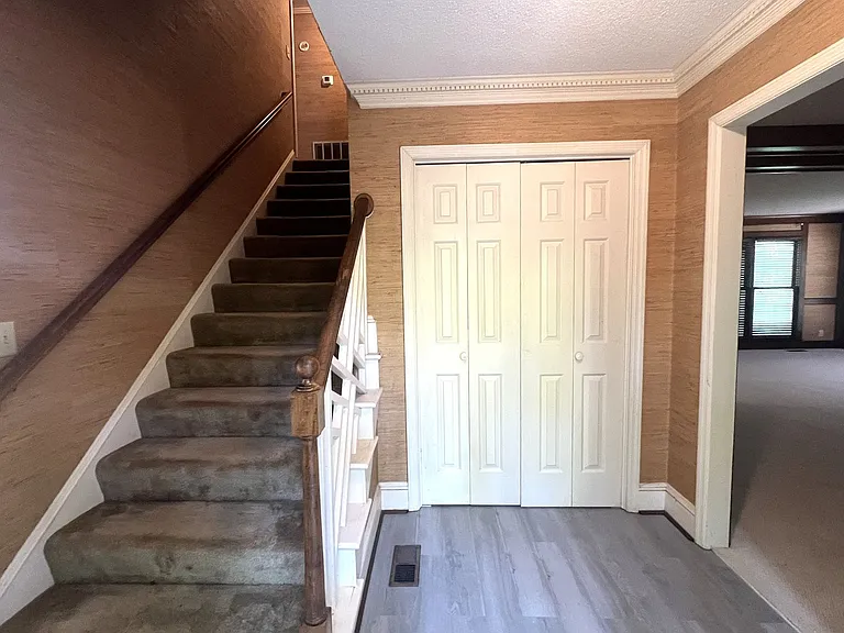 136 River Knl — Photo 2