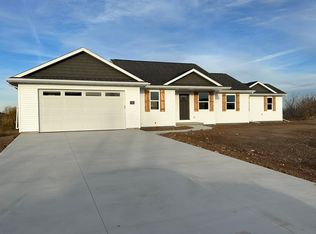 N1761 Baileys Harbor Ct, Greenville, WI 54942