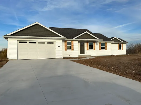 N1761 Baileys Harbor Ct, Greenville, WI 54942