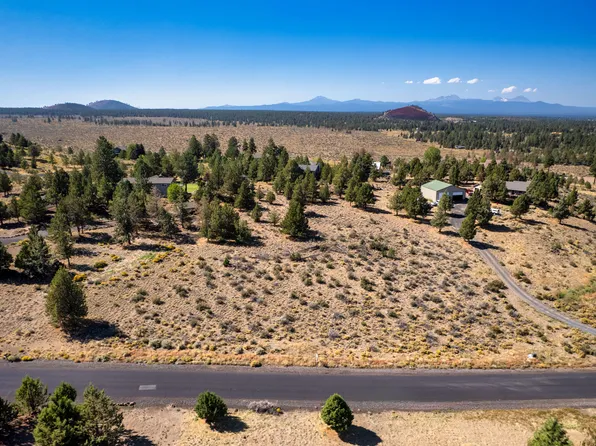 22535 Calgary Dr, Bend, OR 97702