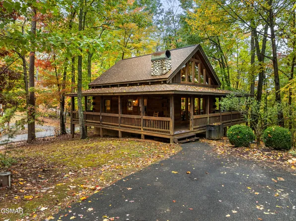 2101 Red Bud Rd, Pigeon Forge, TN 37876