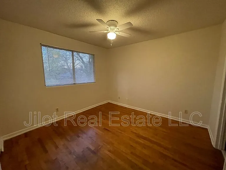 496 Holderness St SW #18 — Photo 6
