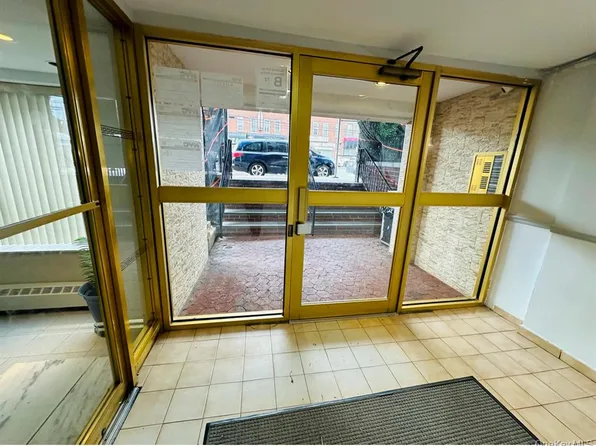 222-89 Braddock Avenue image 13 of 15