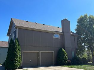 6721 W 157th St, Overland Park, KS 66223