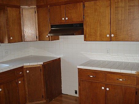 2nd image of 112 E Davis St
