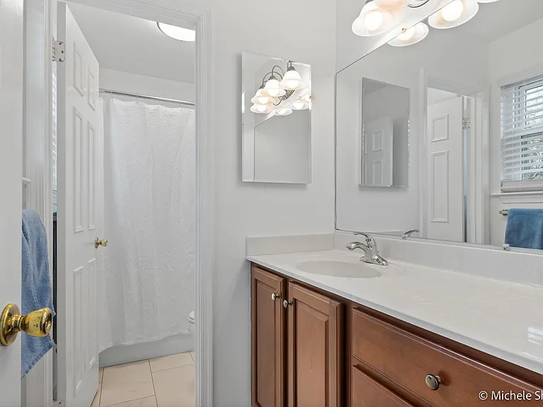 272 Yale Ct — Photo 17