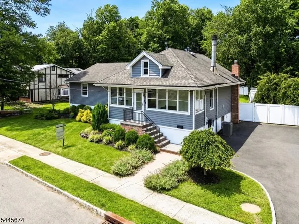 54 Davenport Ave, Roseland Boro, NJ 07068