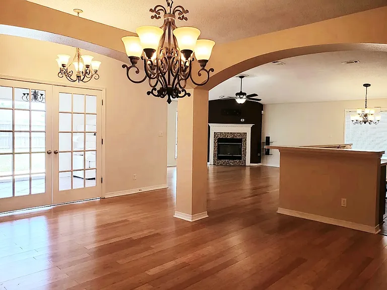 6492 Sarasota St — Photo 10