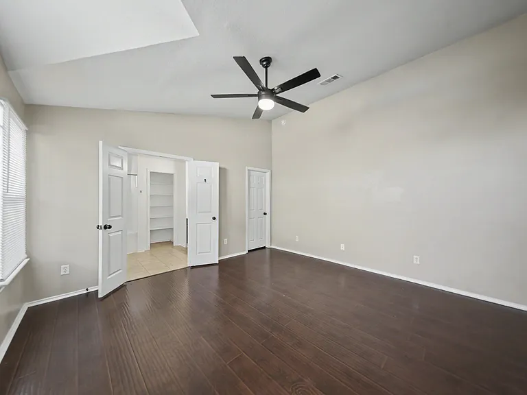 4502 Golden Gate Dr — Photo 13