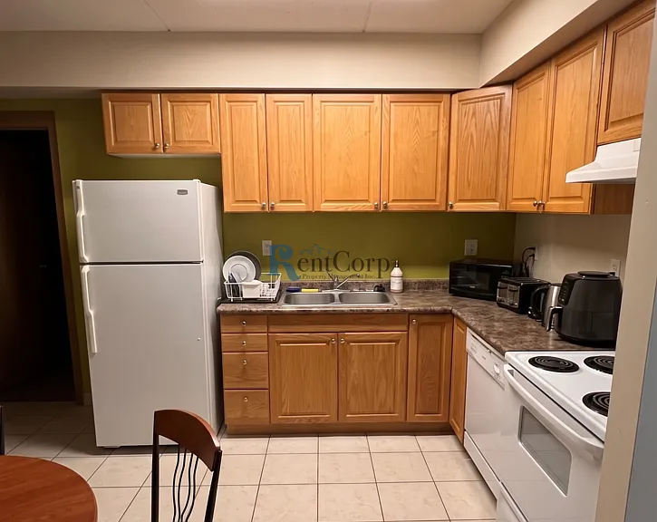 101 Lester St #5 — Photo 1