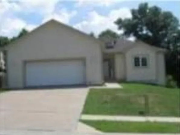 1763 N Sunset Dr, Olathe, KS 66061