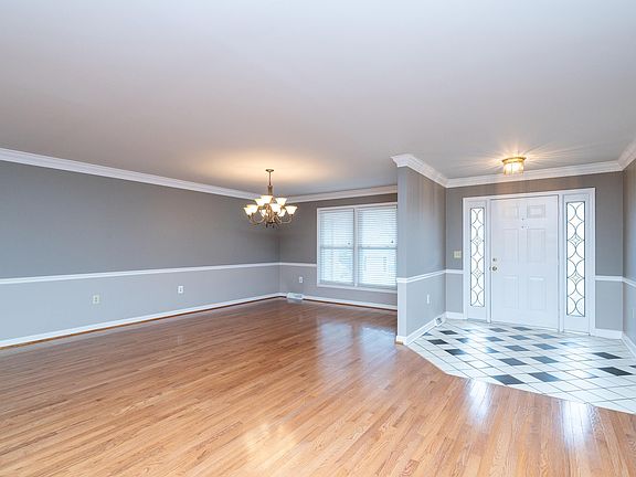 4th image of 109 River Oaks Rd