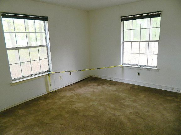 4th image of 1655 Shady Woods Dr