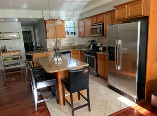 922 S 15th St #A, Philadelphia, PA 19146