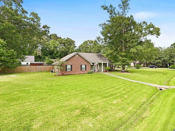 4th image of 16777 Buckner Dr