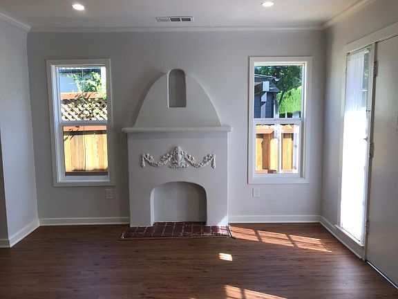 4th image of 377 Huntley Dr