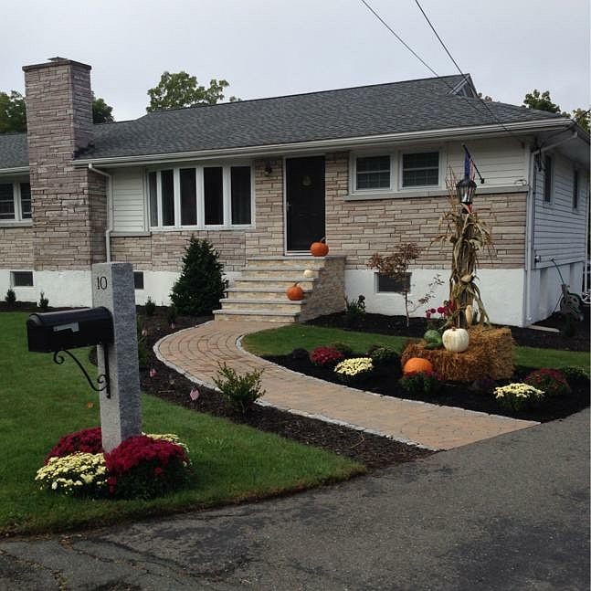 1st image of 10 Briarwood Dr