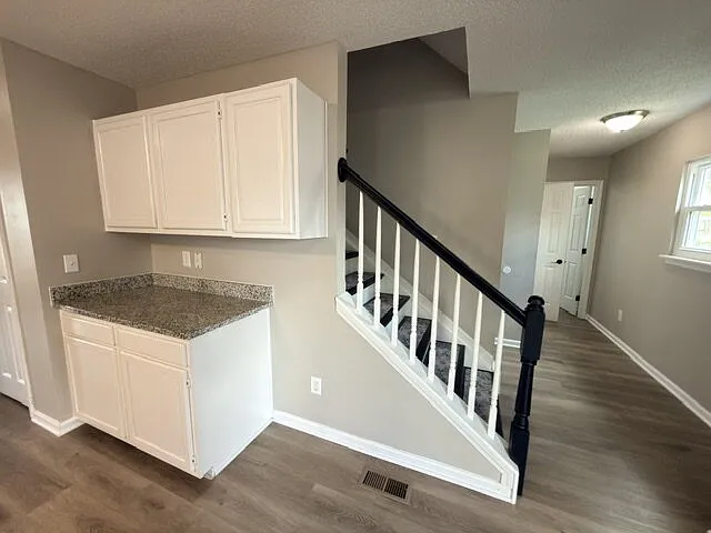 8 Melrose Ct — Photo 19