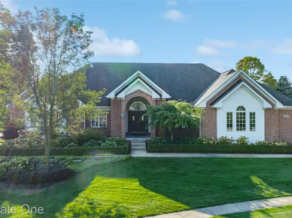 1937 Carsons Cv, Commerce Township, MI 48390