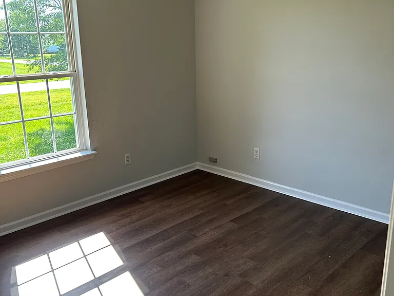 100 Cotton Ct — Photo 3