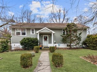 7 Many Mind Ave, Atlantic Highlands, NJ 07716
