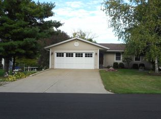 11590 N Venetian Way, Cromwell, IN